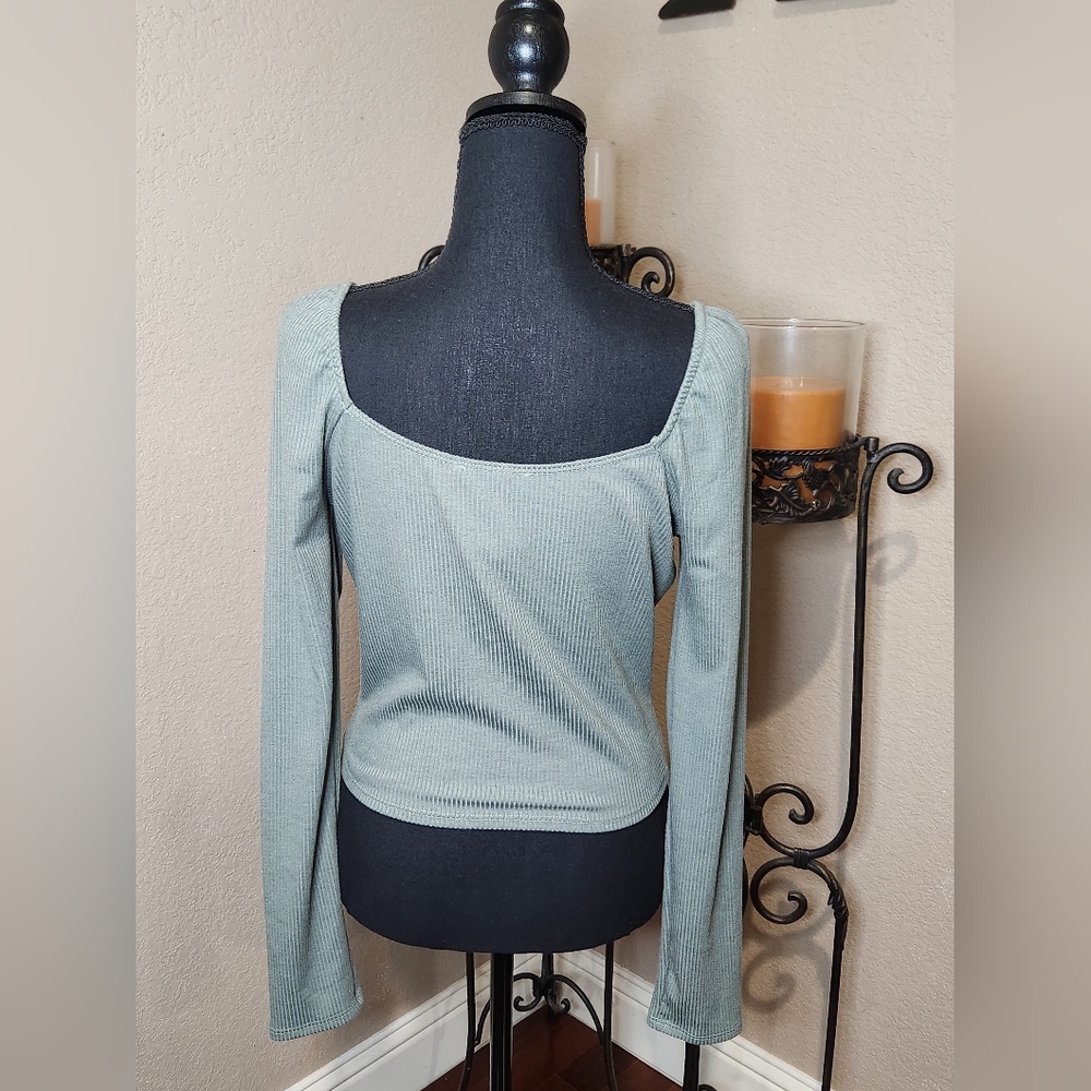 Lush Olive Ribbed Corset Style Long Sleeve Cropped Top. Size L. NWT - Picture 2 of 6